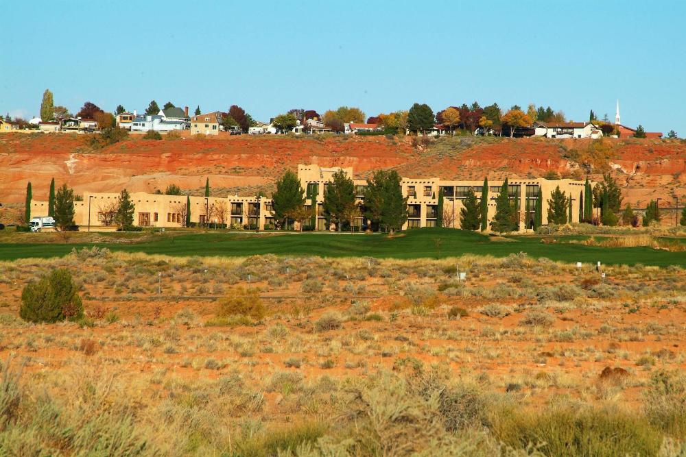 Courtyard Page at Lake Powell